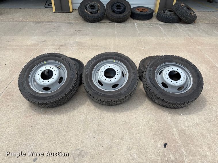 image for item FC1666 (6) Continental HDR5 225/70R19.5 tires and wheels