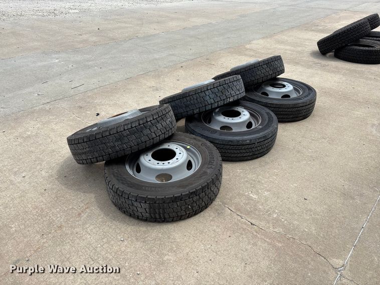 image for item FC1666 (6) Continental HDR5 225/70R19.5 tires and wheels