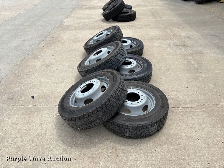 image for item FC1666 (6) Continental HDR5 225/70R19.5 tires and wheels