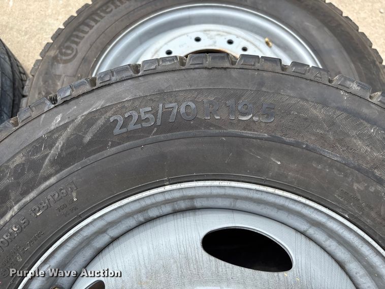 image for item FC1666 (6) Continental HDR5 225/70R19.5 tires and wheels