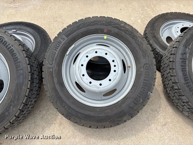 image for item FC1666 (6) Continental HDR5 225/70R19.5 tires and wheels