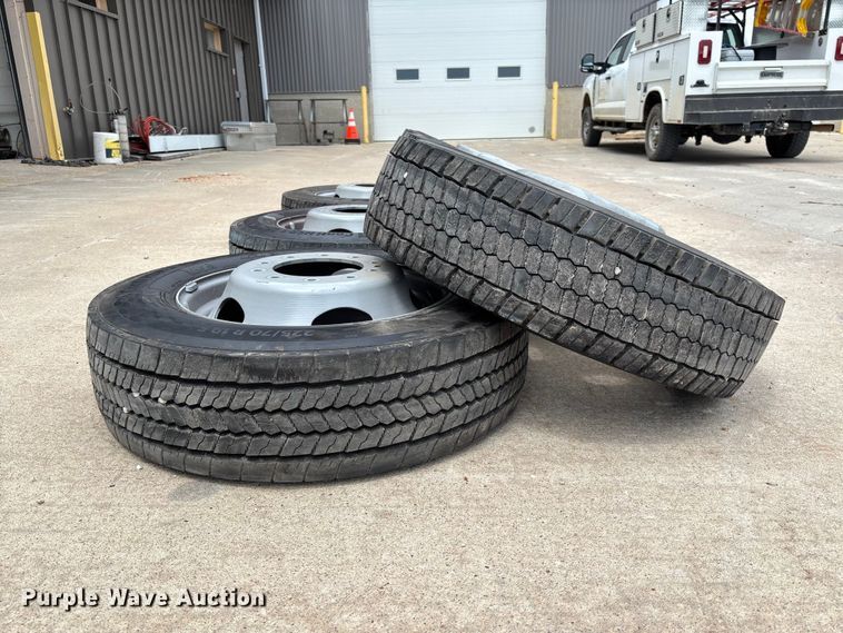image for item FC1666 (6) Continental HDR5 225/70R19.5 tires and wheels
