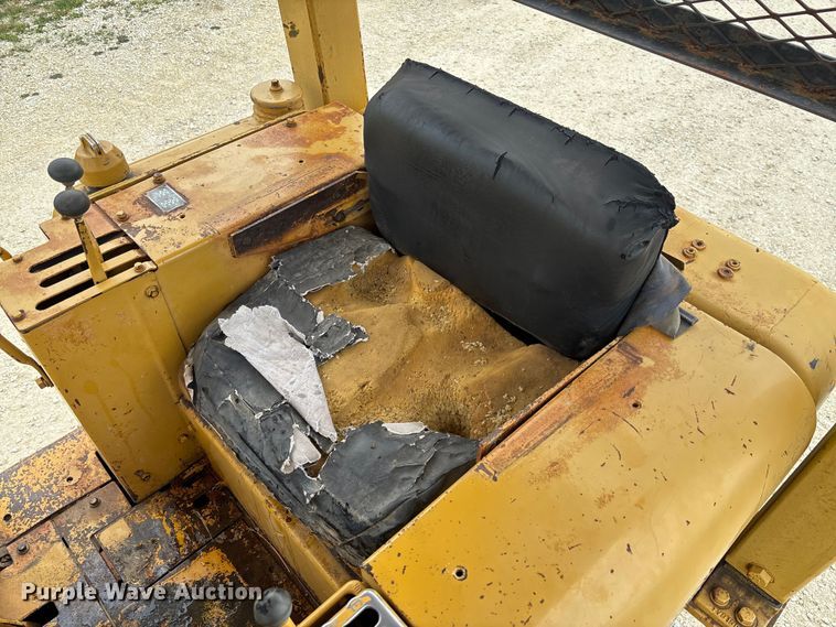 image for item FC1668 1974 Caterpillar 941B track loader