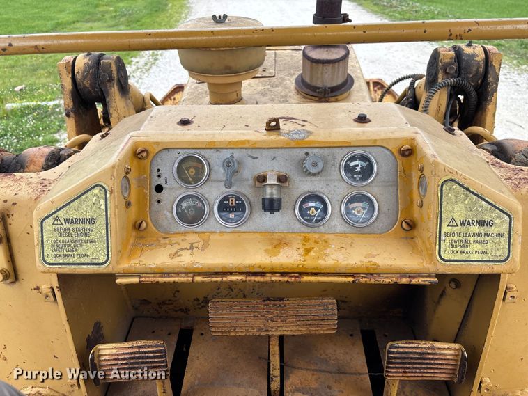image for item FC1668 1974 Caterpillar 941B track loader