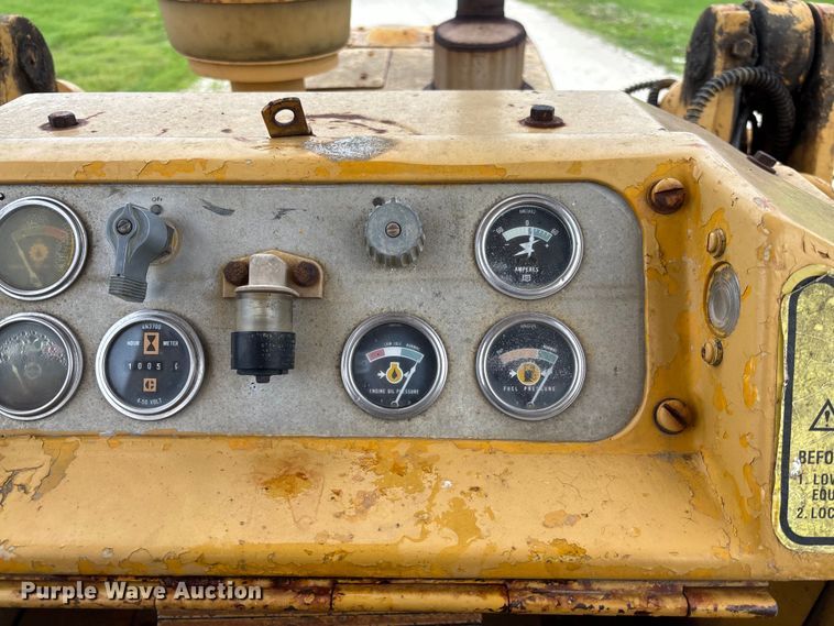 image for item FC1668 1974 Caterpillar 941B track loader