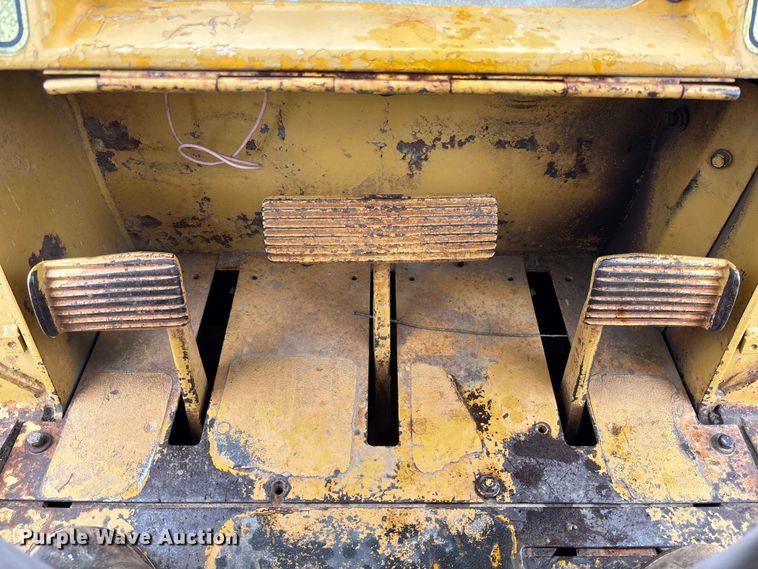 image for item FC1668 1974 Caterpillar 941B track loader
