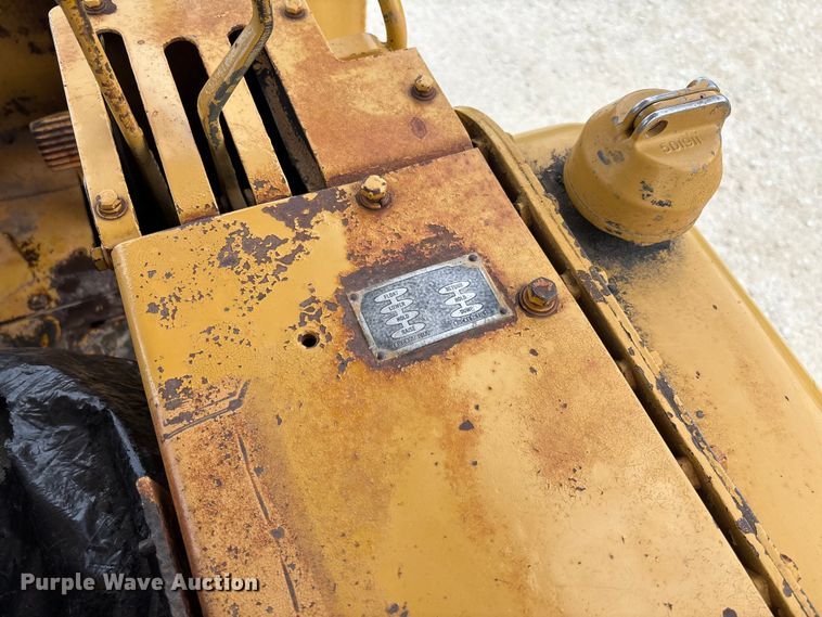 image for item FC1668 1974 Caterpillar 941B track loader