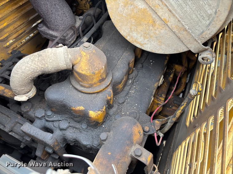 image for item FC1668 1974 Caterpillar 941B track loader
