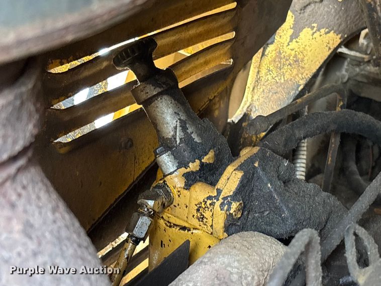 image for item FC1668 1974 Caterpillar 941B track loader