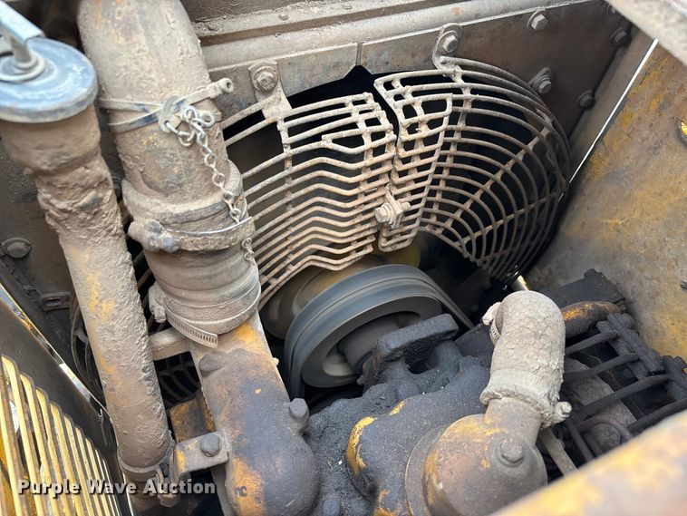 image for item FC1668 1974 Caterpillar 941B track loader
