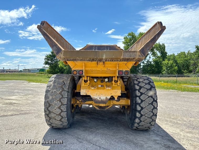 image for item FC1683 2011 John Deere 400D articulated haul truck