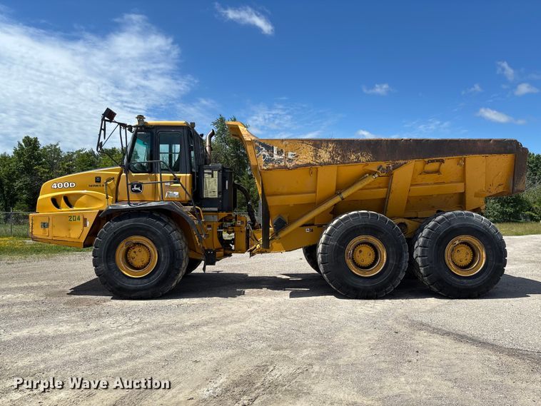 image for item FC1683 2011 John Deere 400D articulated haul truck