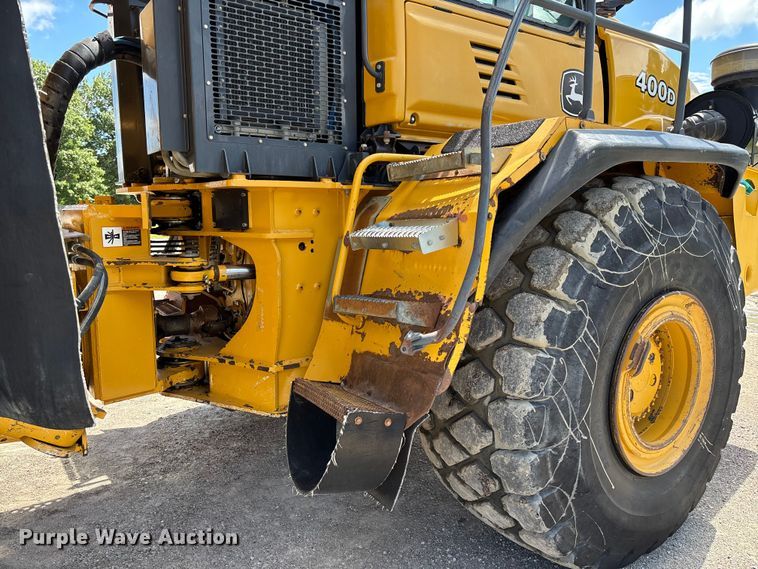 image for item FC1683 2011 John Deere 400D articulated haul truck