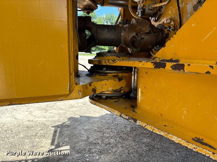 image for item FC1683 2011 John Deere 400D articulated haul truck