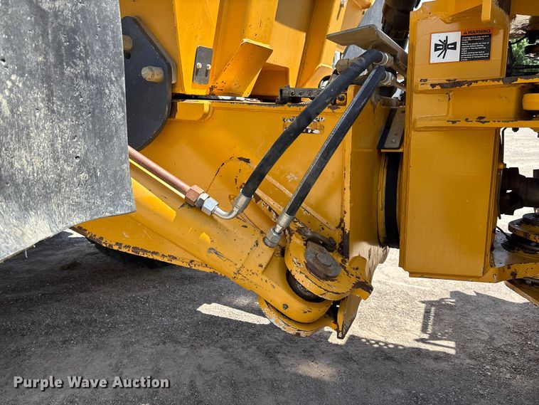 image for item FC1683 2011 John Deere 400D articulated haul truck