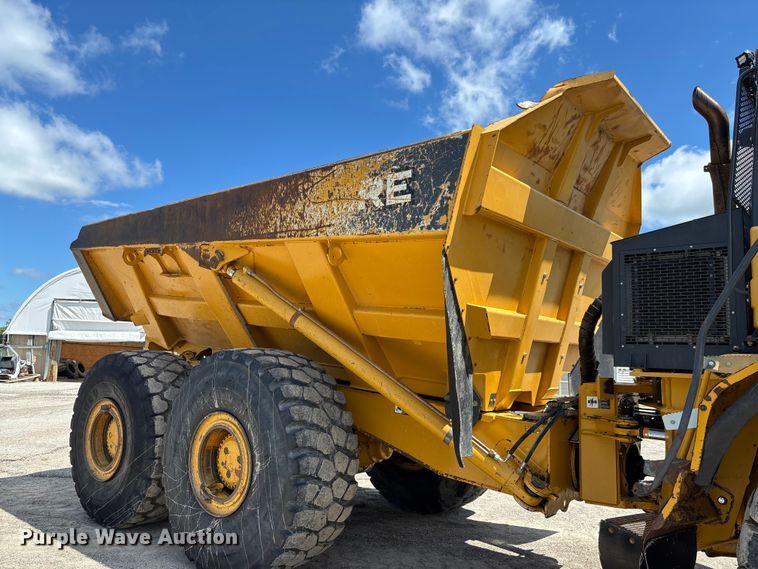 image for item FC1683 2011 John Deere 400D articulated haul truck