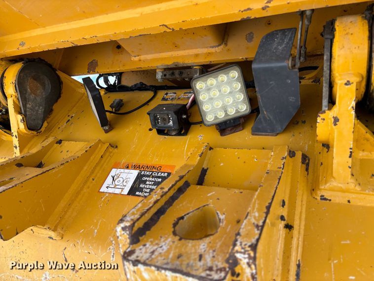 image for item FC1683 2011 John Deere 400D articulated haul truck