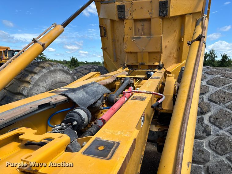 image for item FC1683 2011 John Deere 400D articulated haul truck
