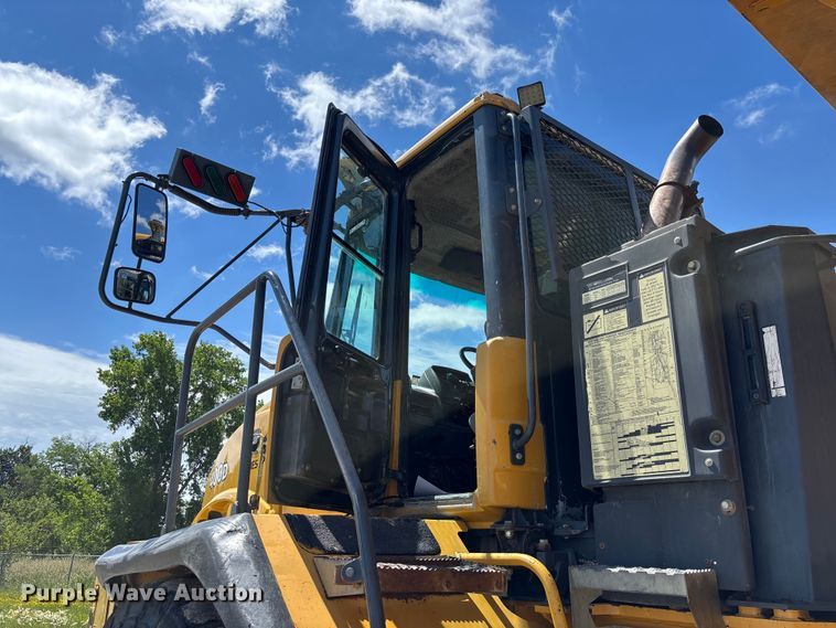 image for item FC1683 2011 John Deere 400D articulated haul truck