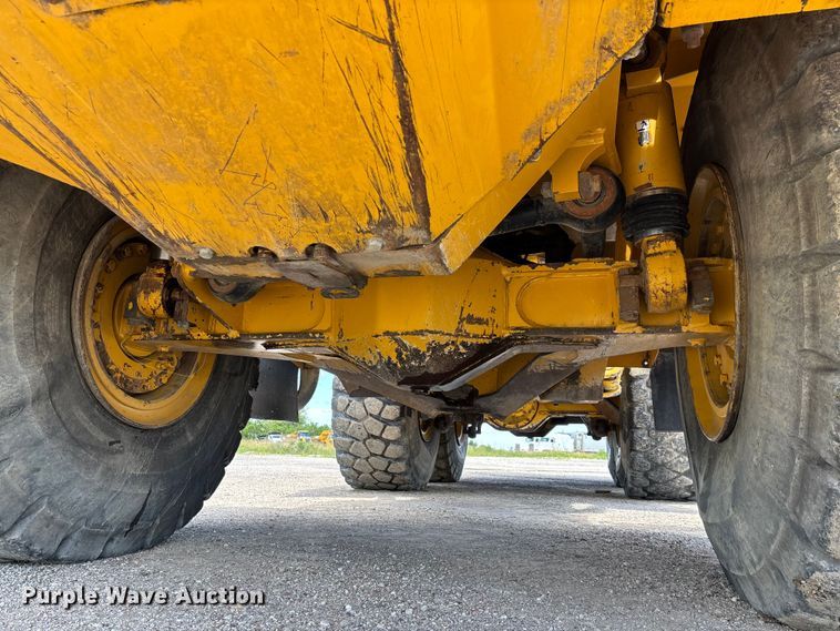 image for item FC1683 2011 John Deere 400D articulated haul truck