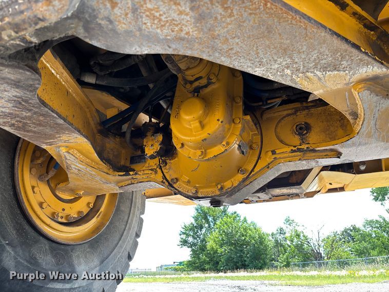 image for item FC1683 2011 John Deere 400D articulated haul truck