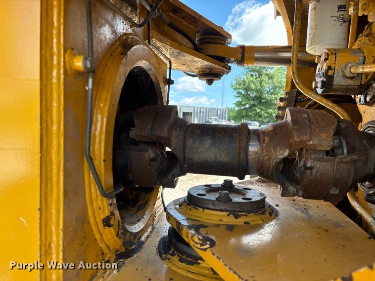 image for item FC1683 2011 John Deere 400D articulated haul truck