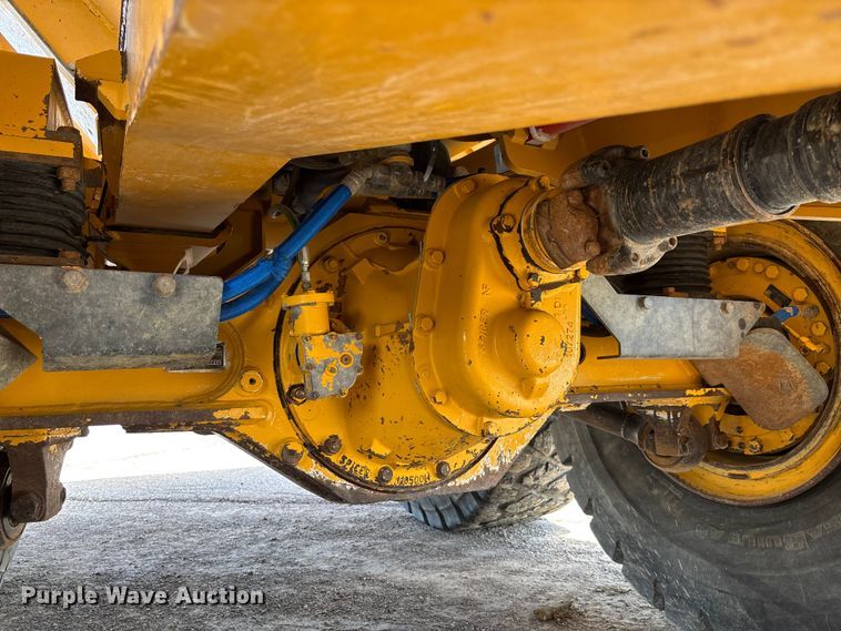 image for item FC1683 2011 John Deere 400D articulated haul truck