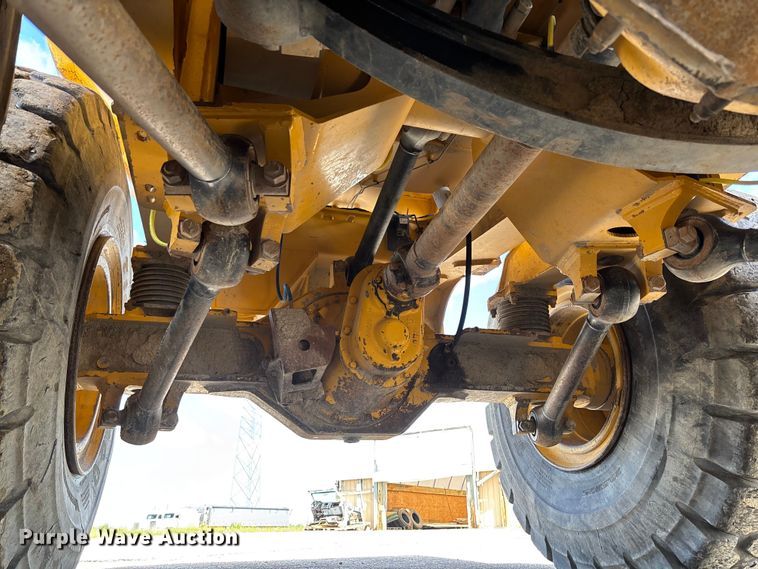 image for item FC1683 2011 John Deere 400D articulated haul truck