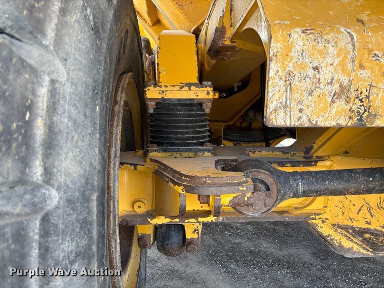 image for item FC1683 2011 John Deere 400D articulated haul truck