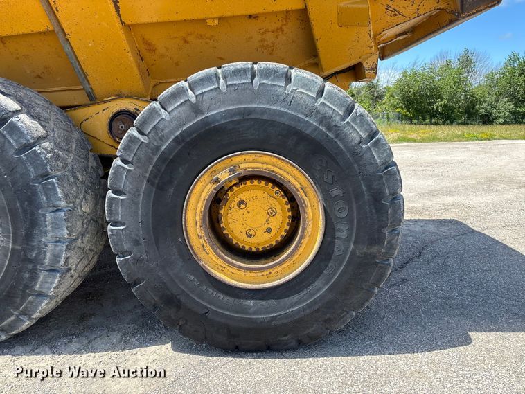 image for item FC1683 2011 John Deere 400D articulated haul truck