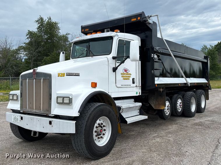image for item FC1684 2007 Kenworth W900 dump truck
