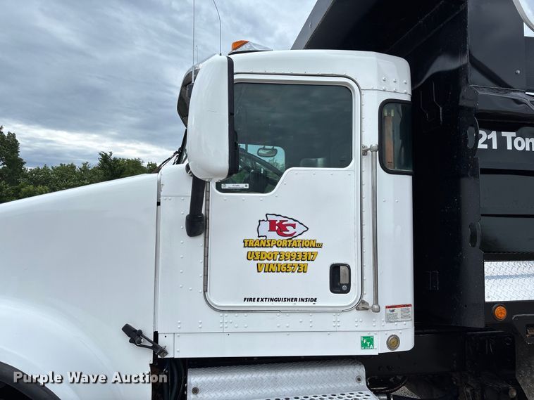 image for item FC1684 2007 Kenworth W900 dump truck