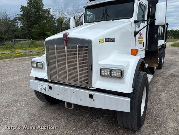 image for item FC1684 2007 Kenworth W900 dump truck