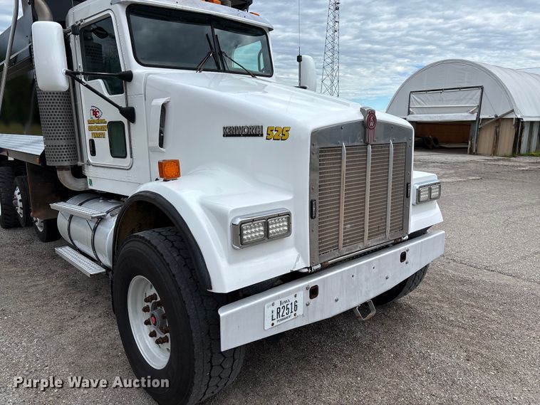 image for item FC1684 2007 Kenworth W900 dump truck