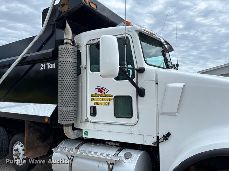 image for item FC1684 2007 Kenworth W900 dump truck