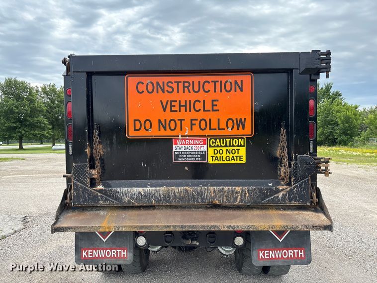 image for item FC1684 2007 Kenworth W900 dump truck