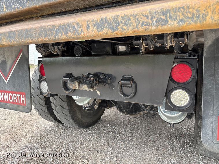 image for item FC1684 2007 Kenworth W900 dump truck