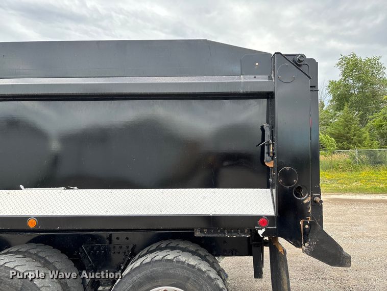 image for item FC1684 2007 Kenworth W900 dump truck