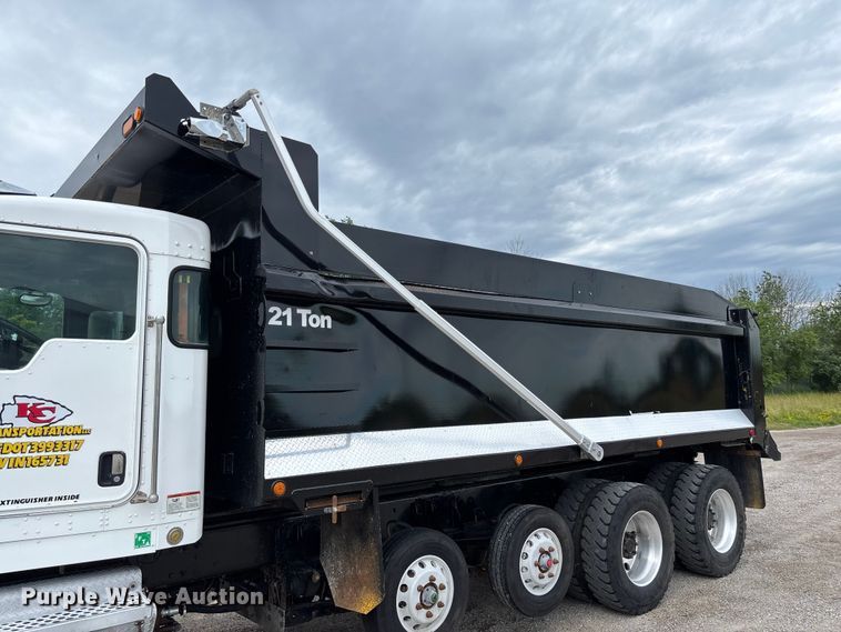 image for item FC1684 2007 Kenworth W900 dump truck