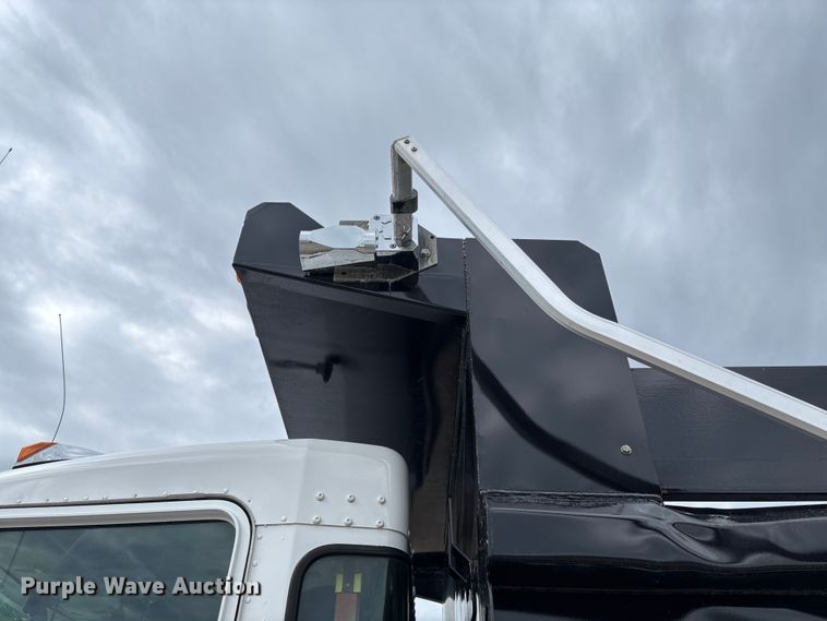image for item FC1684 2007 Kenworth W900 dump truck