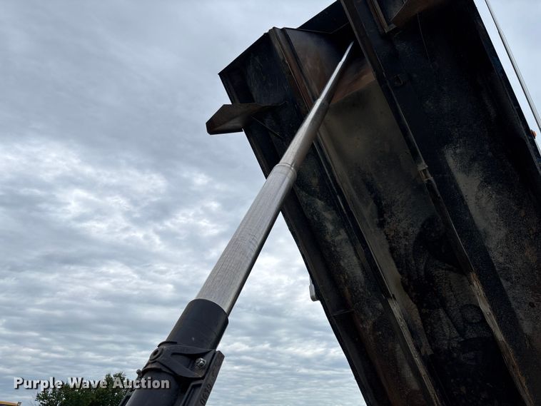 image for item FC1684 2007 Kenworth W900 dump truck
