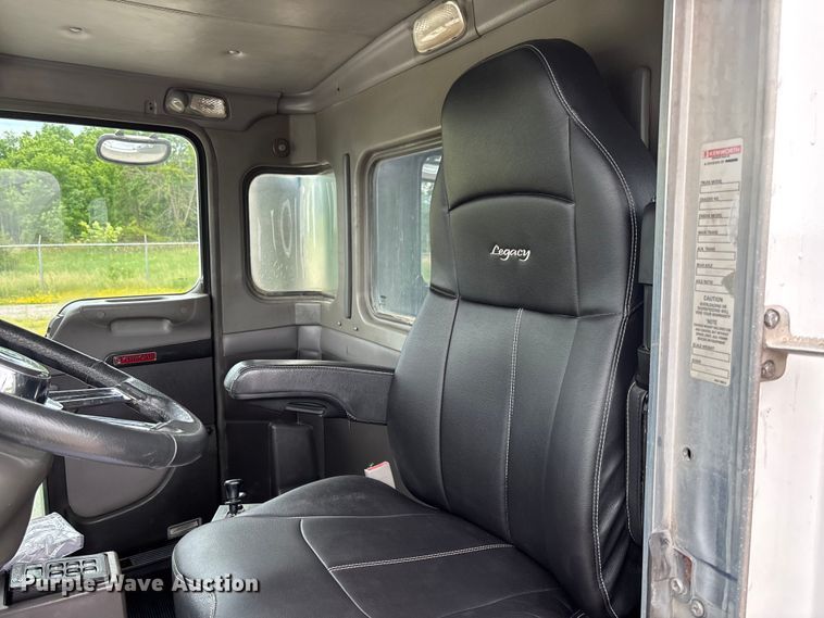 image for item FC1684 2007 Kenworth W900 dump truck