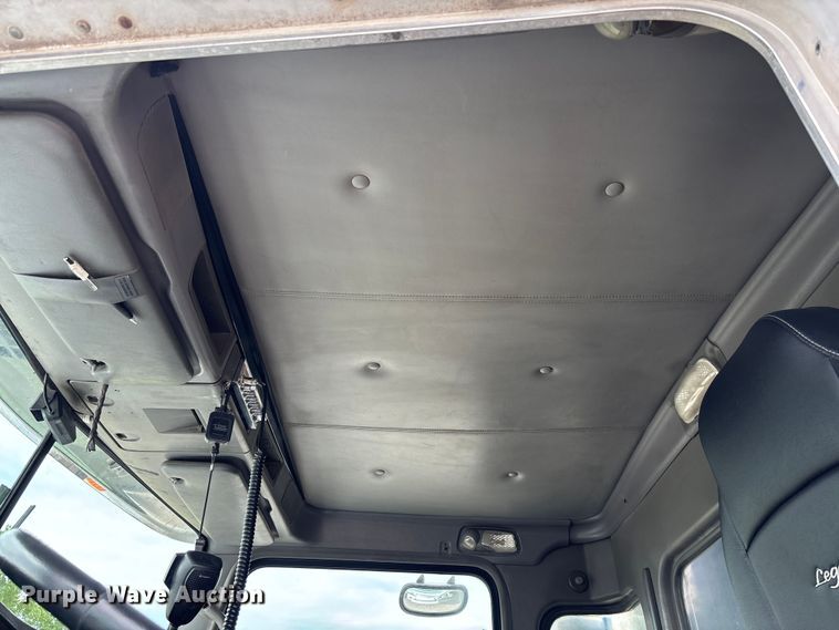 image for item FC1684 2007 Kenworth W900 dump truck