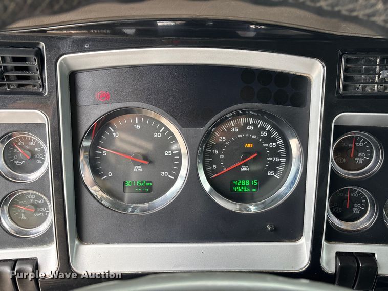 image for item FC1684 2007 Kenworth W900 dump truck