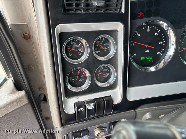 image for item FC1684 2007 Kenworth W900 dump truck
