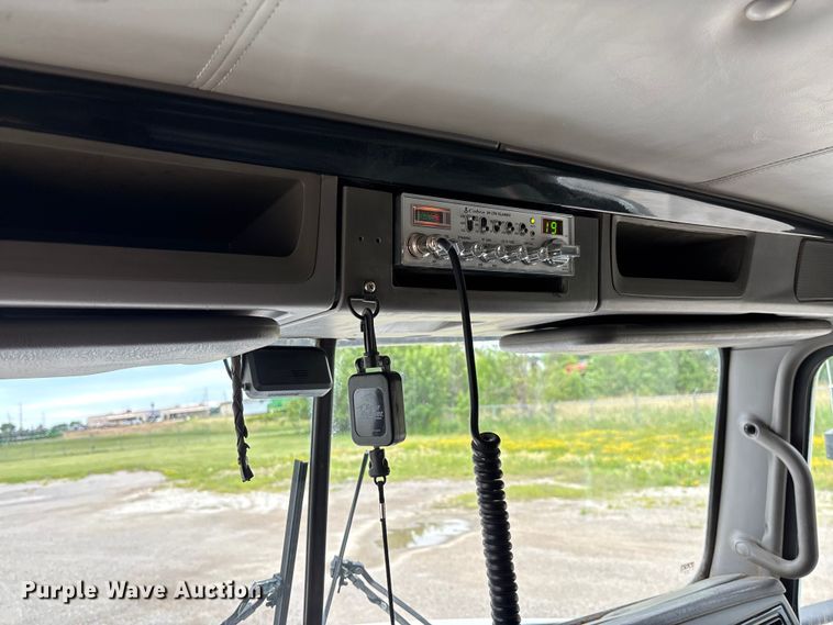 image for item FC1684 2007 Kenworth W900 dump truck