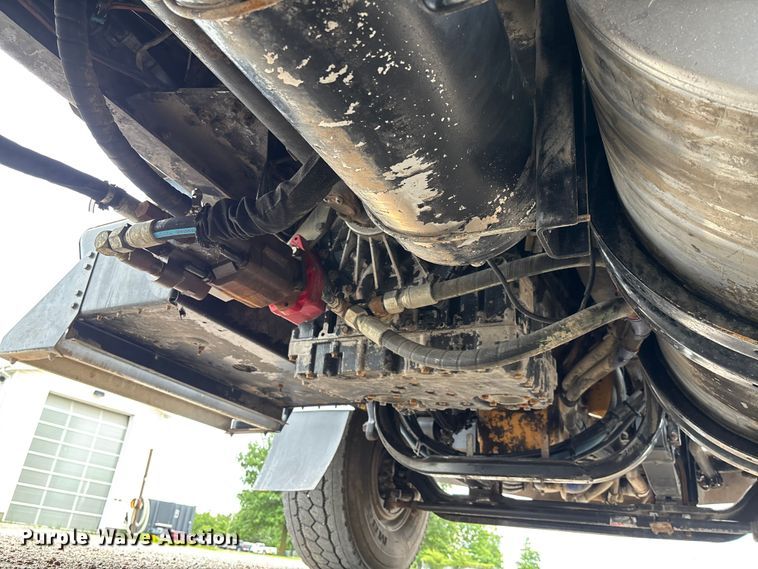 image for item FC1684 2007 Kenworth W900 dump truck