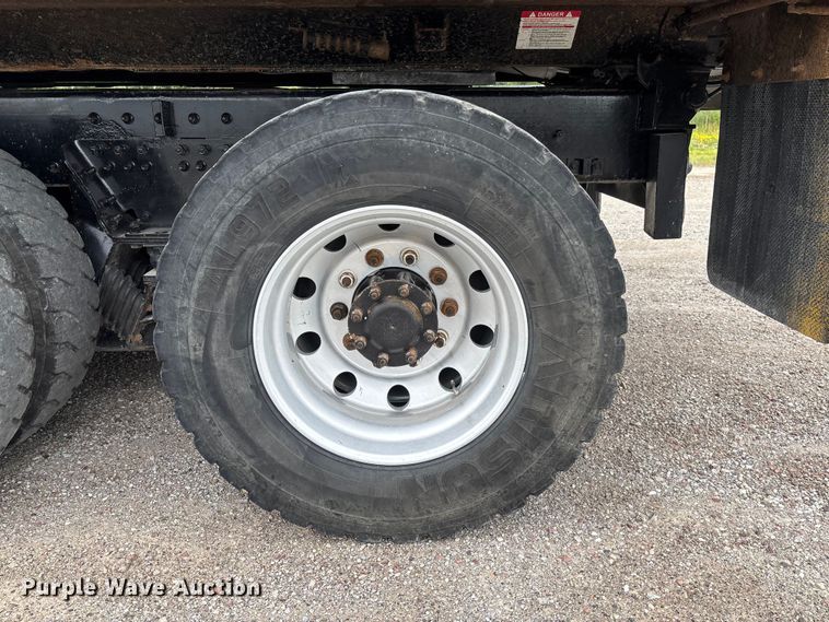 image for item FC1684 2007 Kenworth W900 dump truck