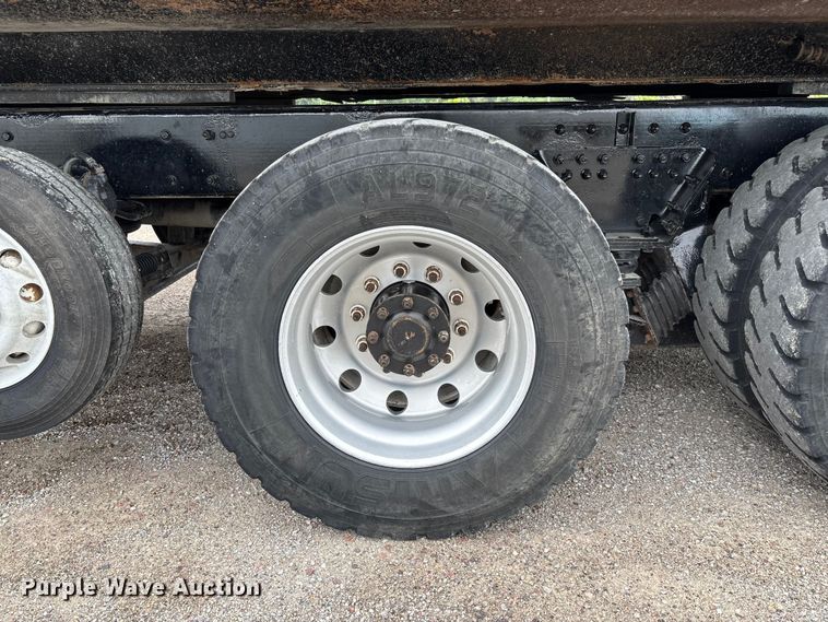 image for item FC1684 2007 Kenworth W900 dump truck