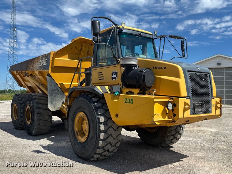 image for item FC1685 2011 John Deere 400D articulated haul truck